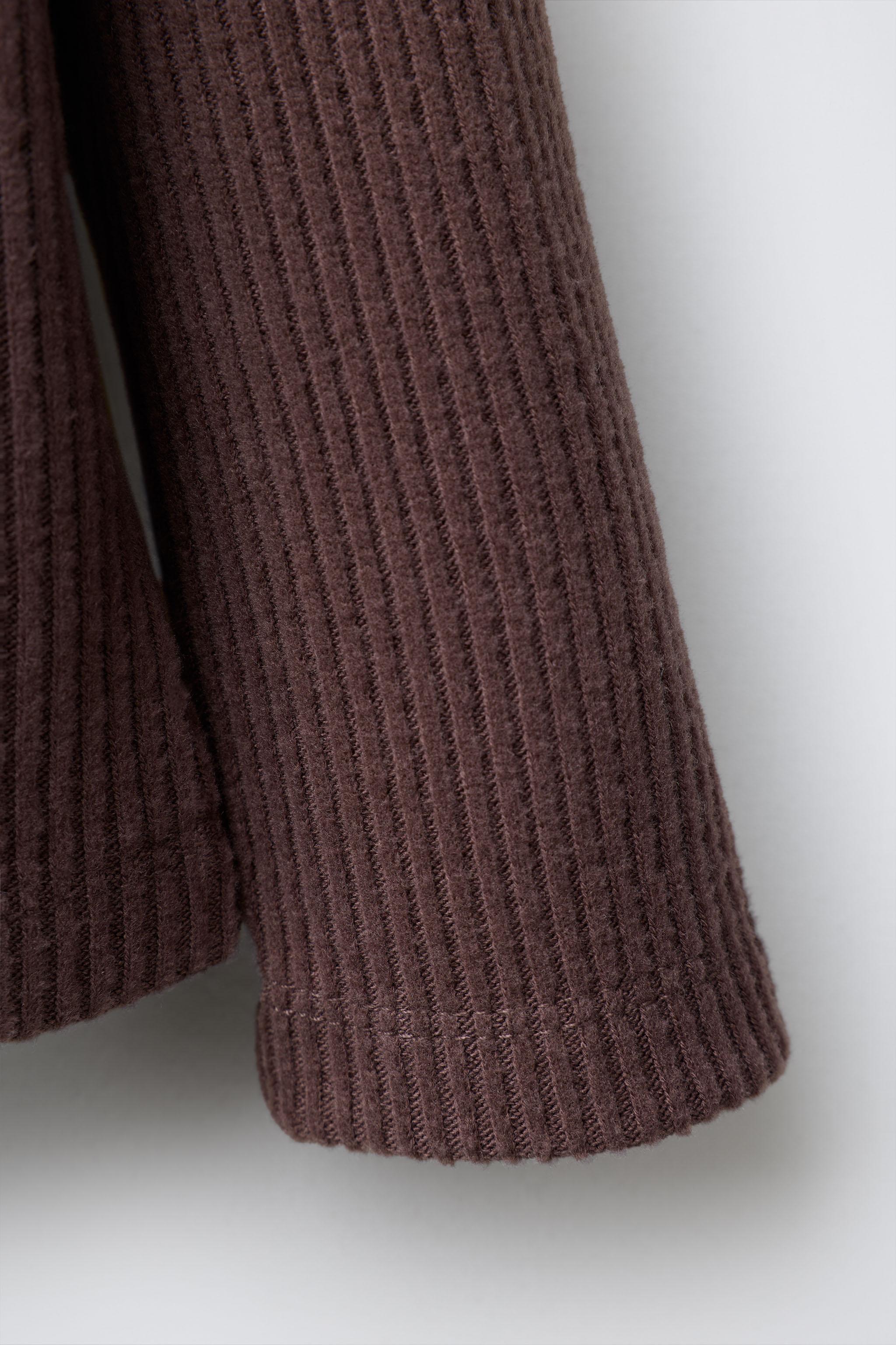 RIBBED TURTLENECK T-SHIRT