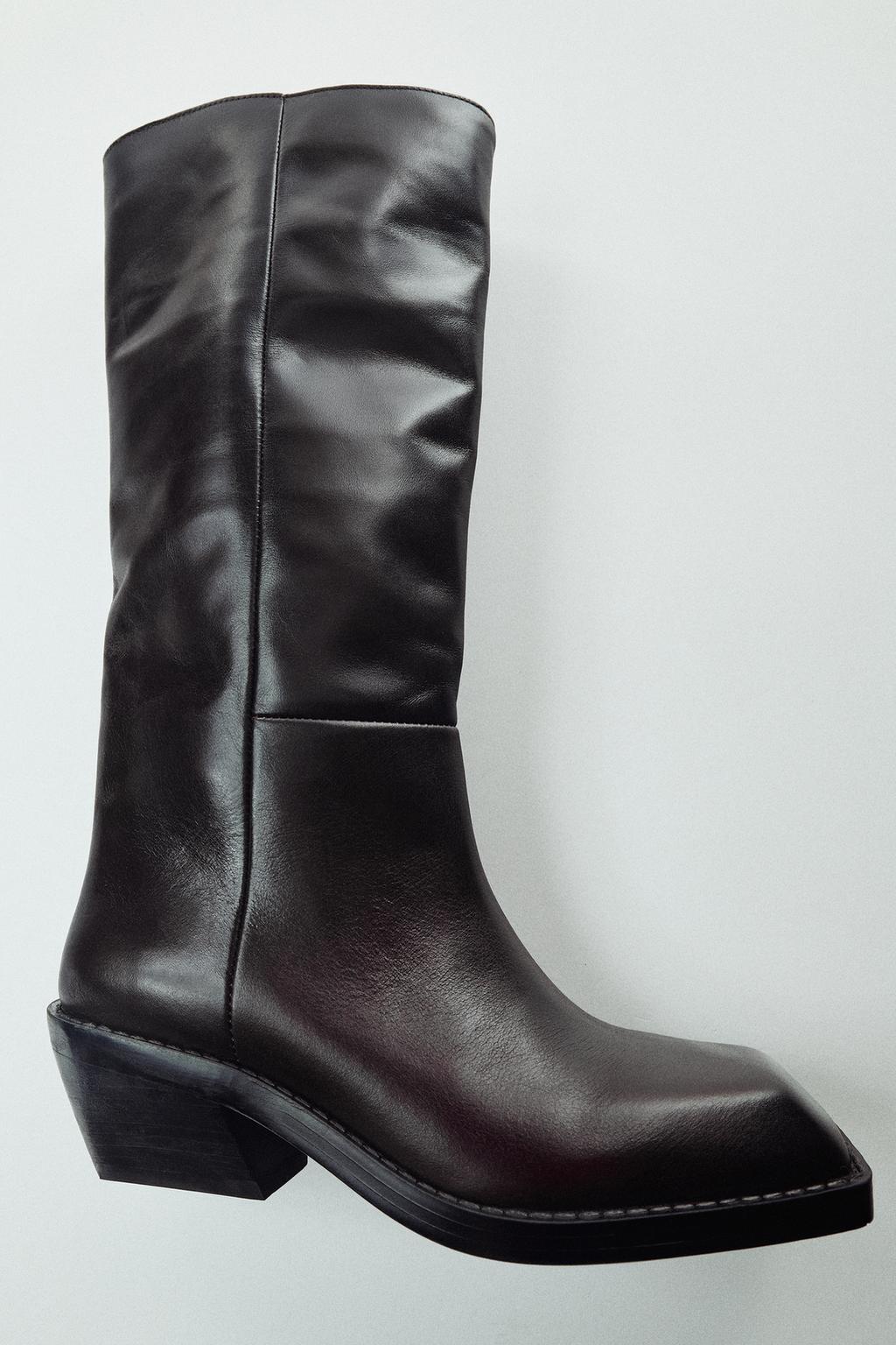 LEATHER BOOTS WITH SQUARE TOE