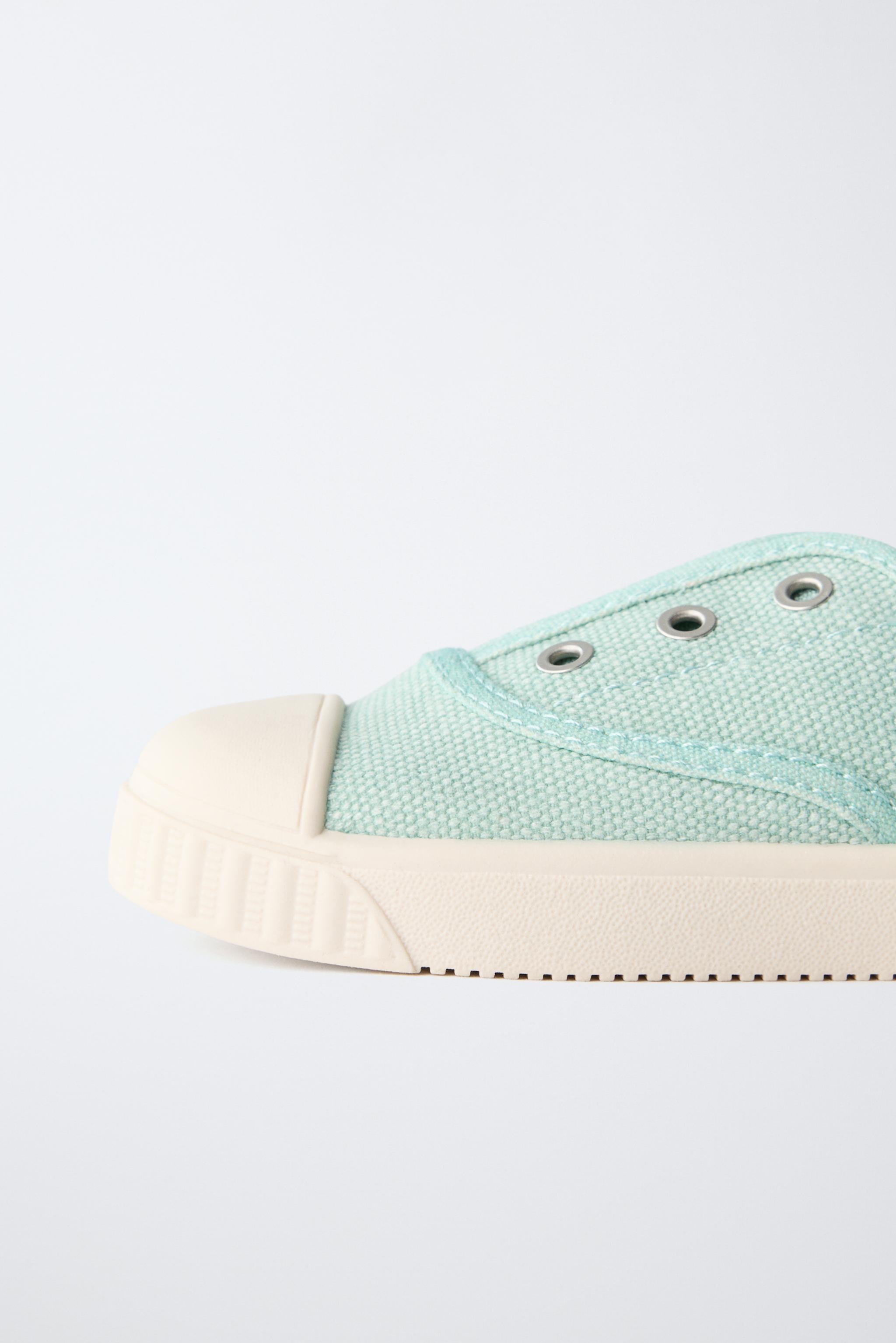 BASIC SNEAKERS