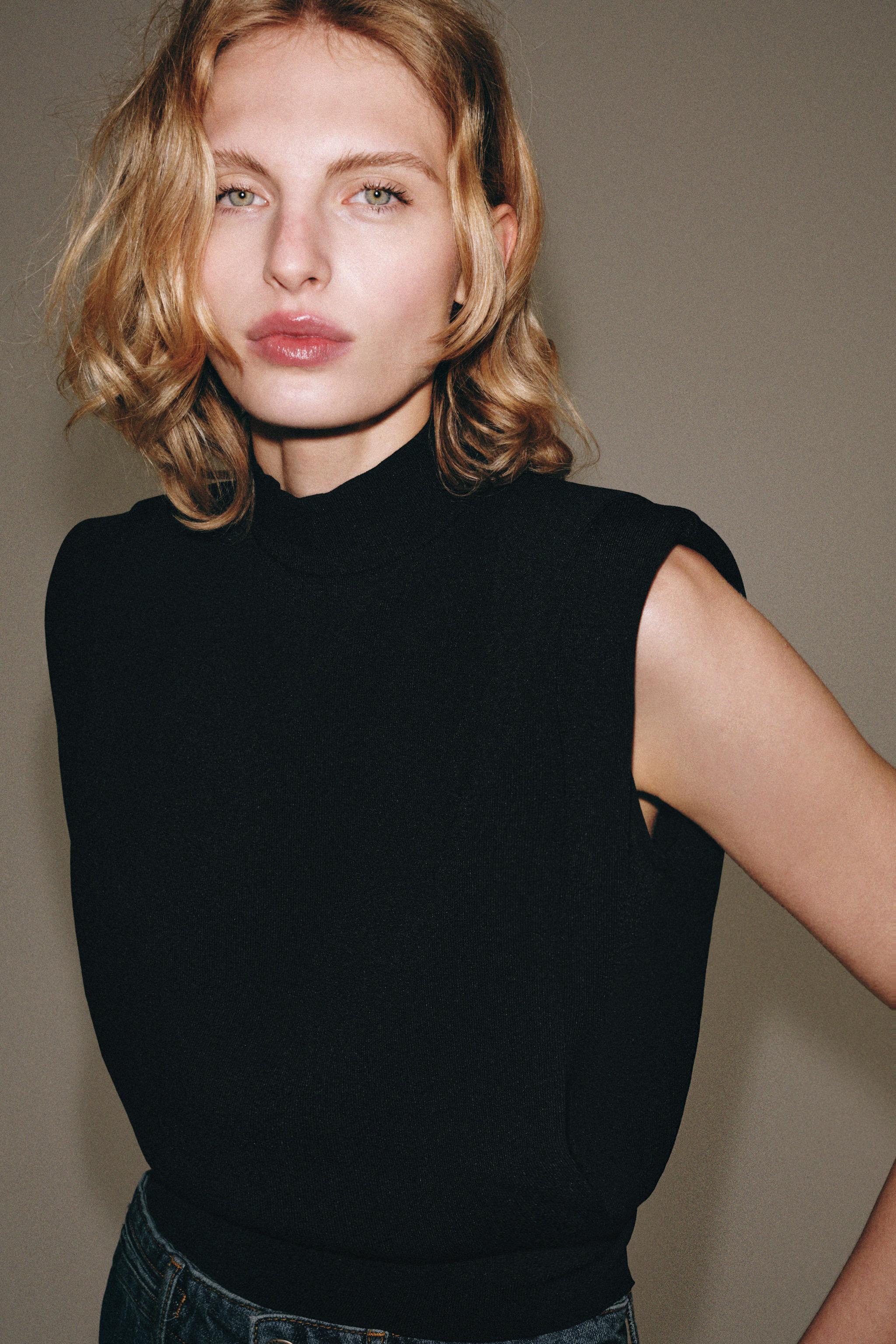 OPEN BACK KNIT TOP — Black