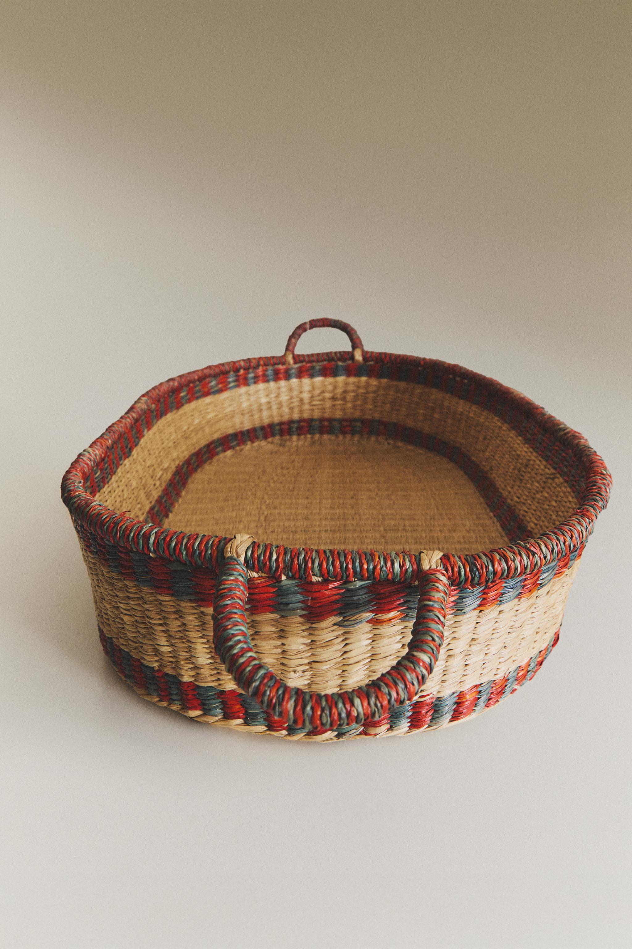 CONTRAST OVAL SEAGRASS BASKET