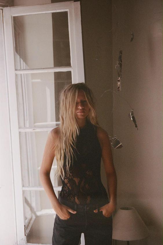 BODYSUIT CỔ YẾM PHỐI REN - Màu đen từ Zara - Hình ảnh 0