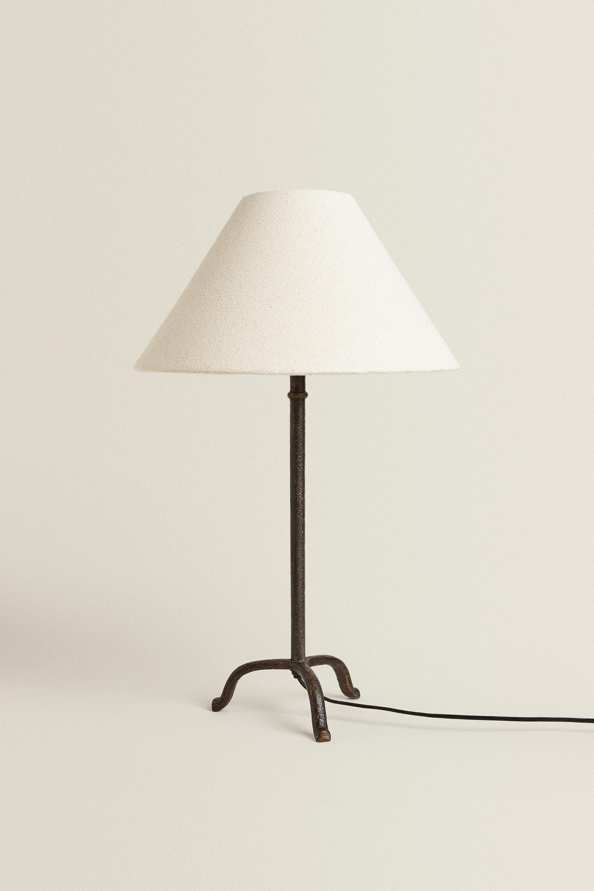 ZARA  スタンドランプ TRIPOD BASE TABLE LAMP - Black | ZARA United States