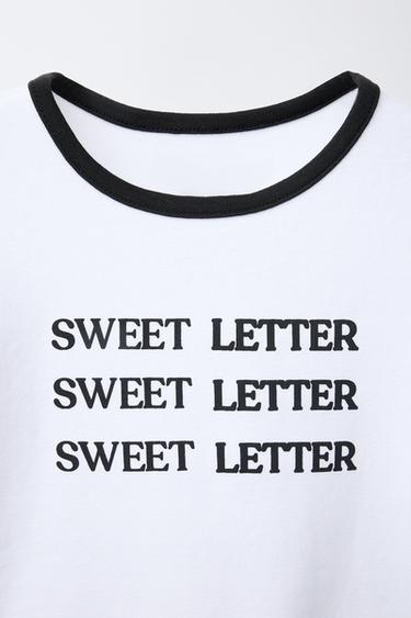 T-SHIRT À INSCRIPTION ET LISERÉS CONTRASTANTS - Blanc de Zara - Image 2