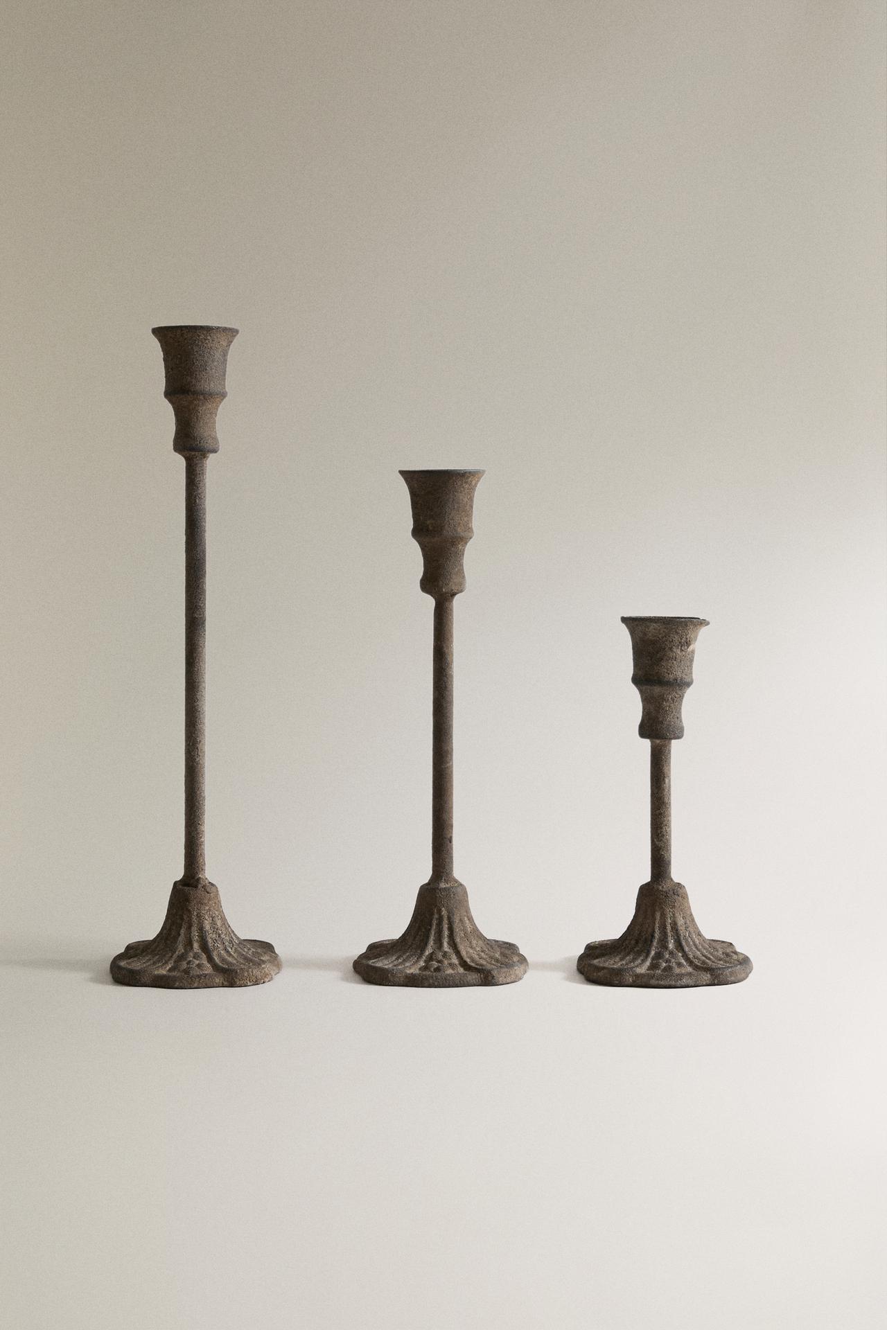 IRON CANDLE HOLDER — Metal brown