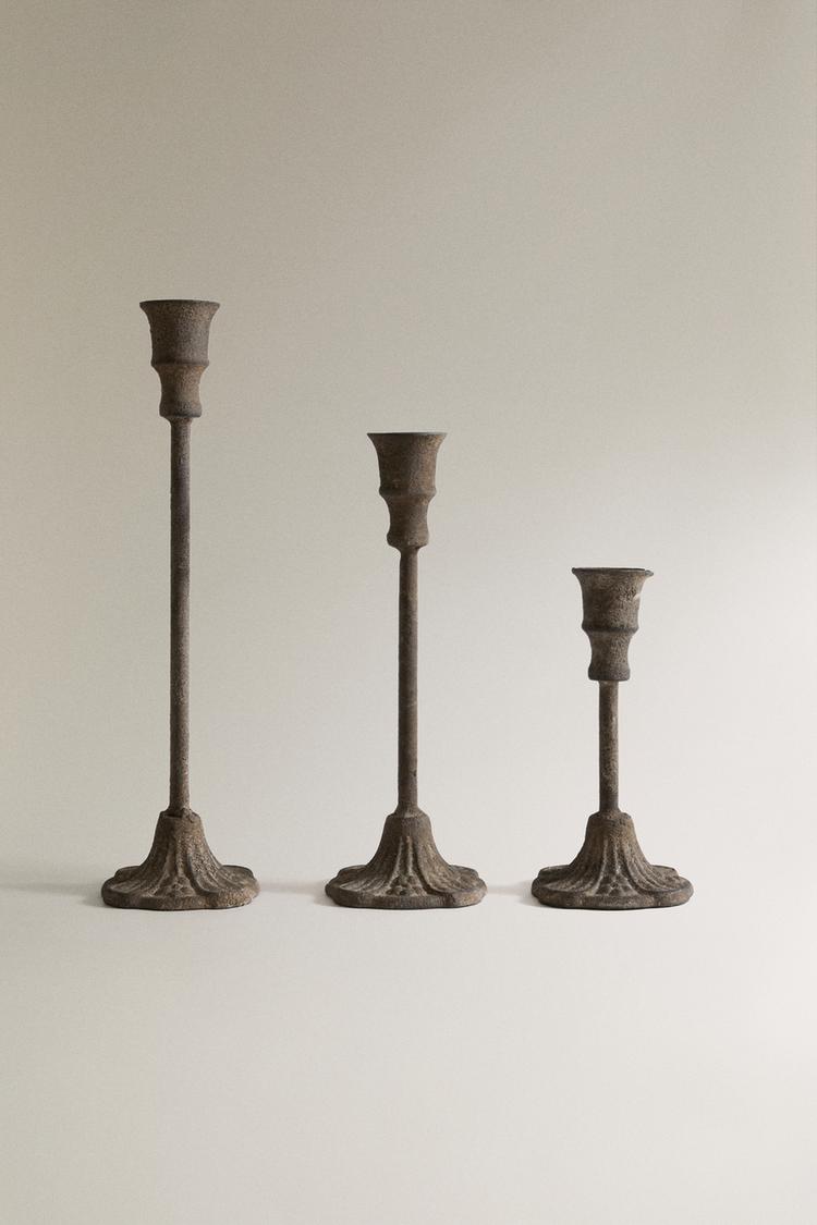 IRON CANDLE HOLDER — Metal brown