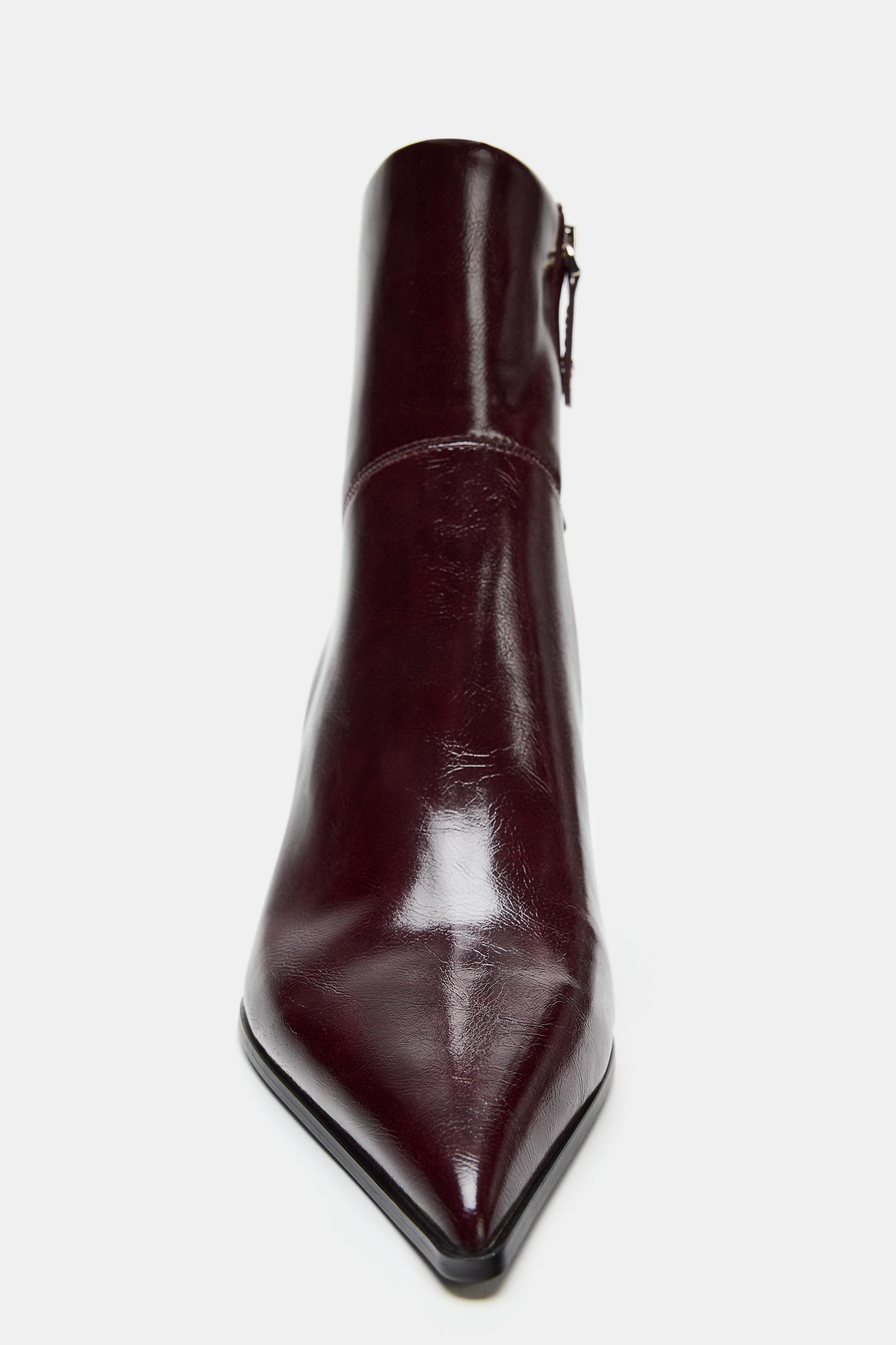 BOTTINES À TALONS VERNIES