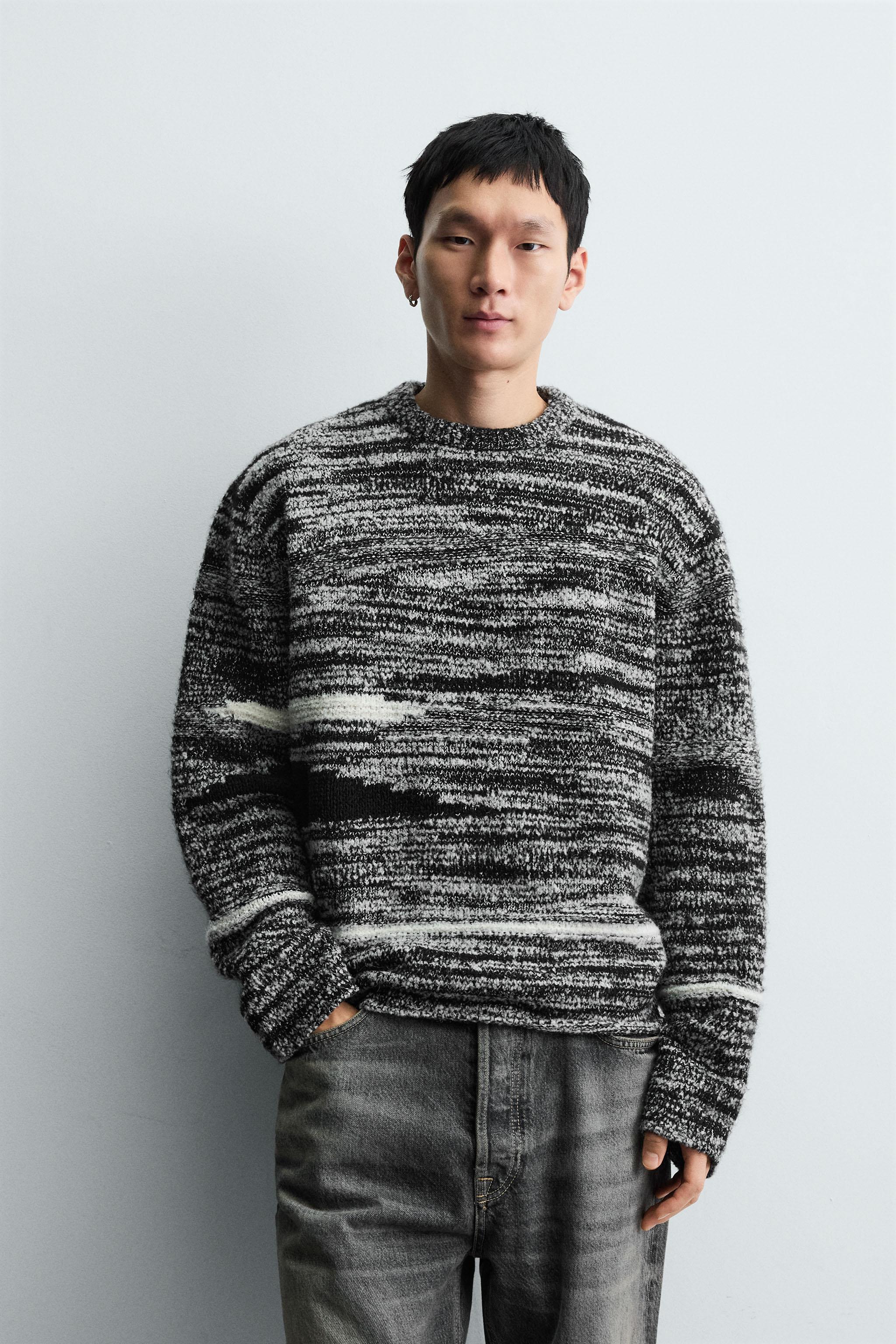 BOUCLÉ TEXTURED SWEATER