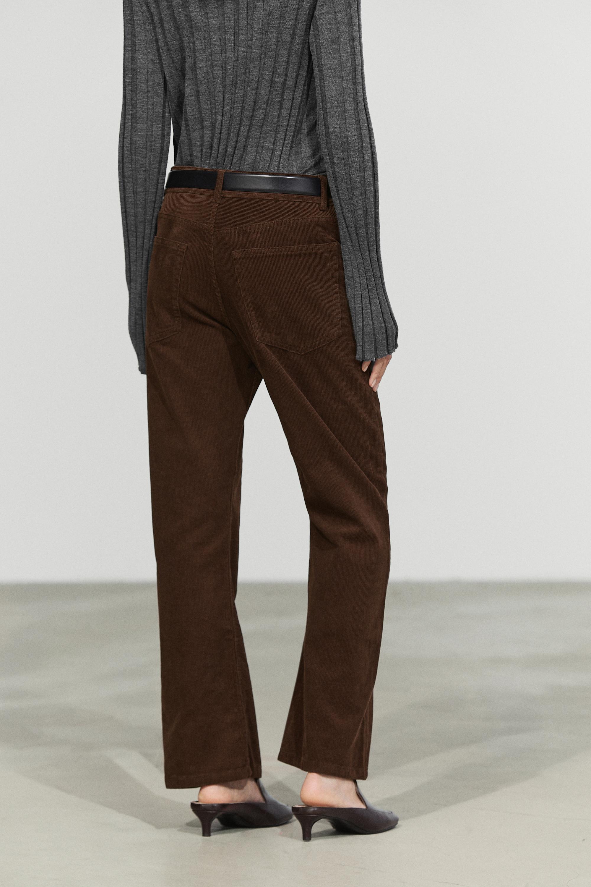 Pantalon flare en velours côtelé fin