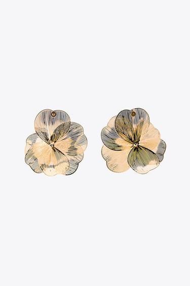 RAISED FLOWER EARRINGS - Golden by Zara - Image 2