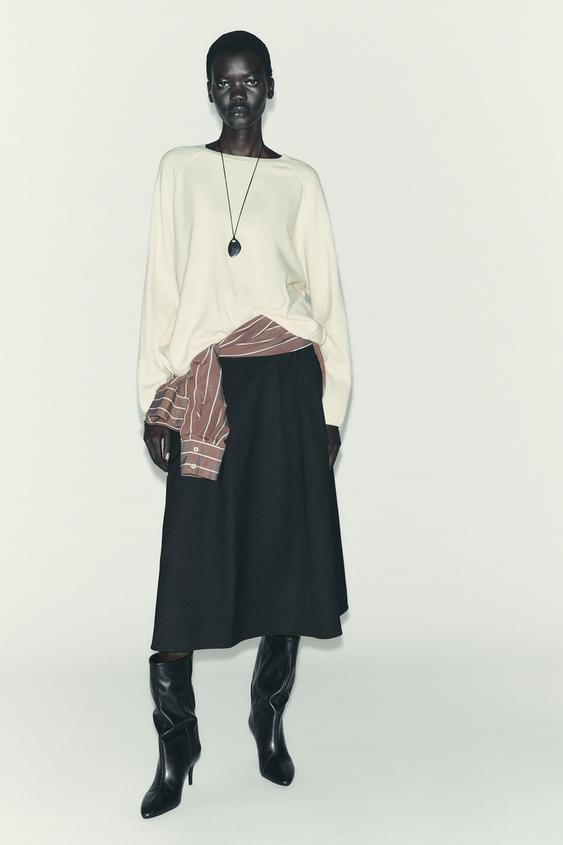 OVERSIZED KNIT SWEATER