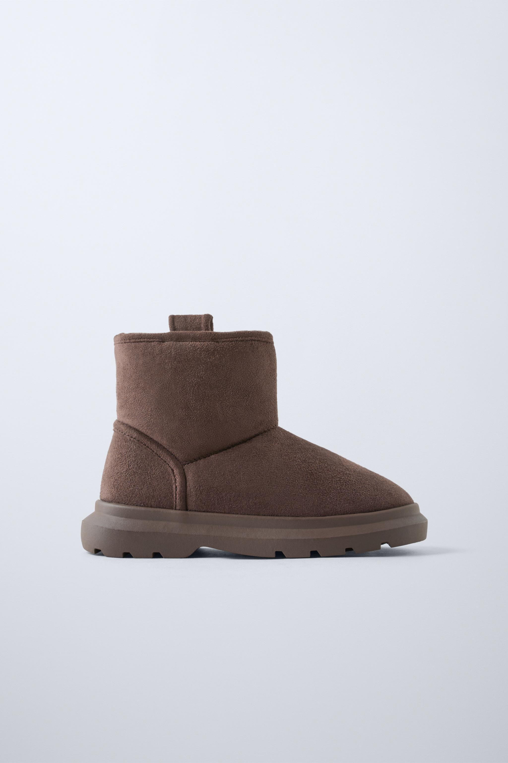 ANKLE BOOTS WITH PULL TABS