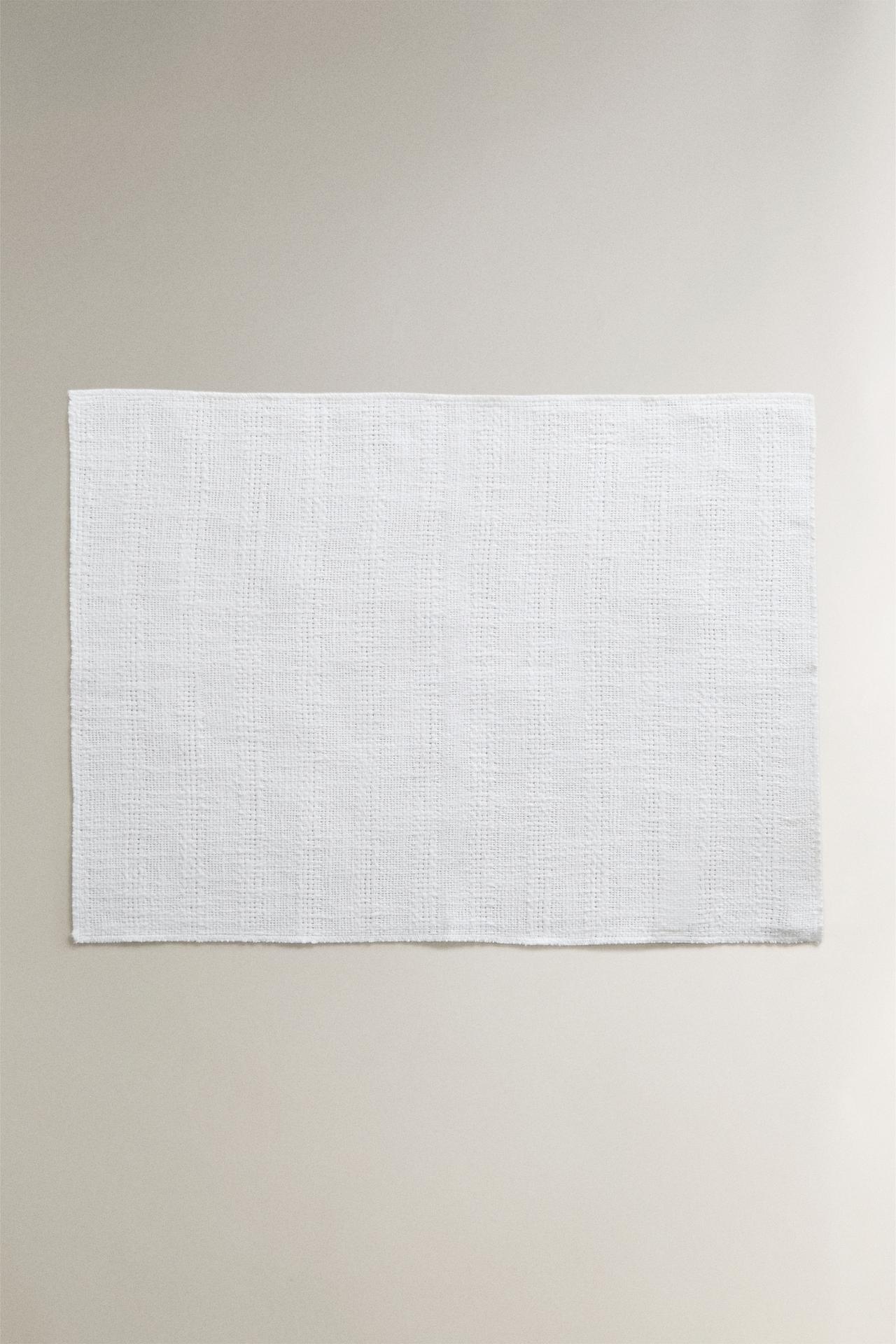 TEXTURED LINEN PLACEMAT — White