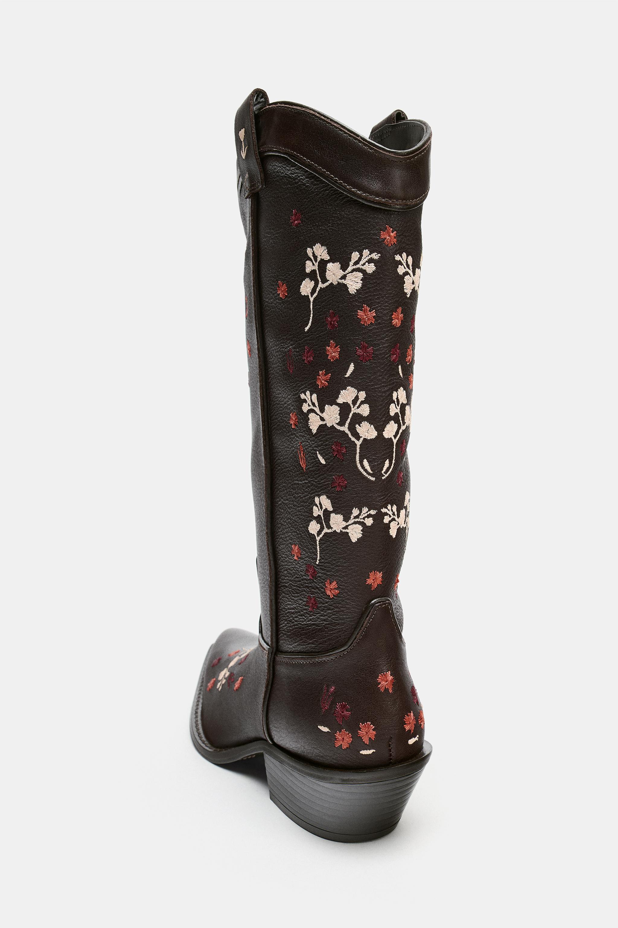 LEATHER EMBROIDERED COWBOY BOOTS