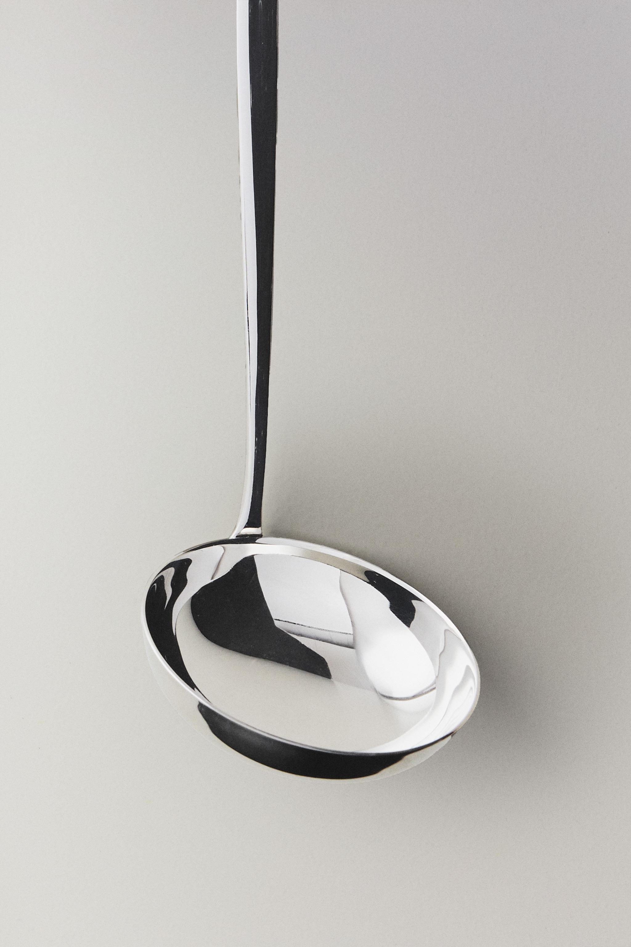 SOUP LADLE WITH EXTRA-FINE HANDLE