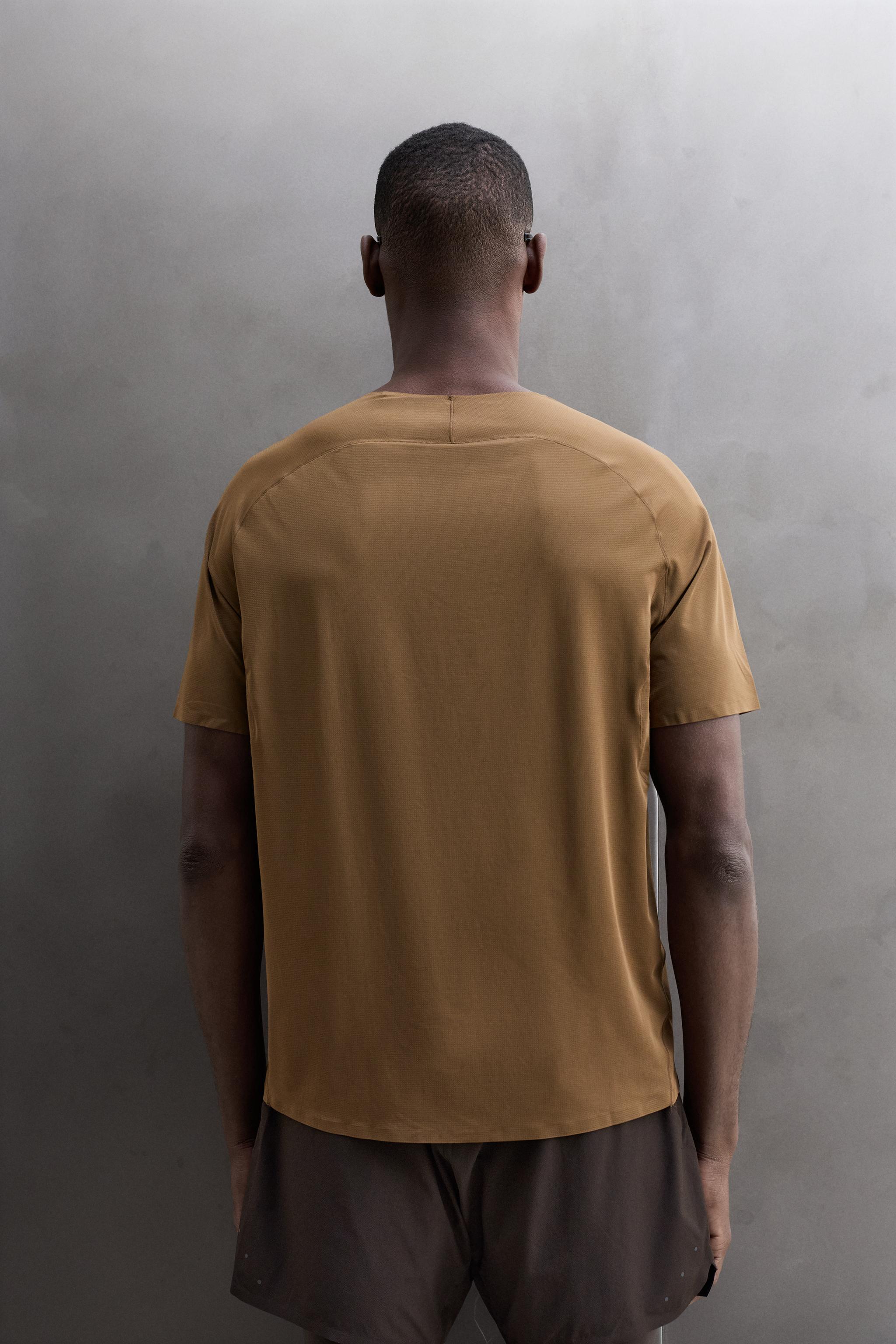 TEXTURED TECHNICAL T-SHIRT