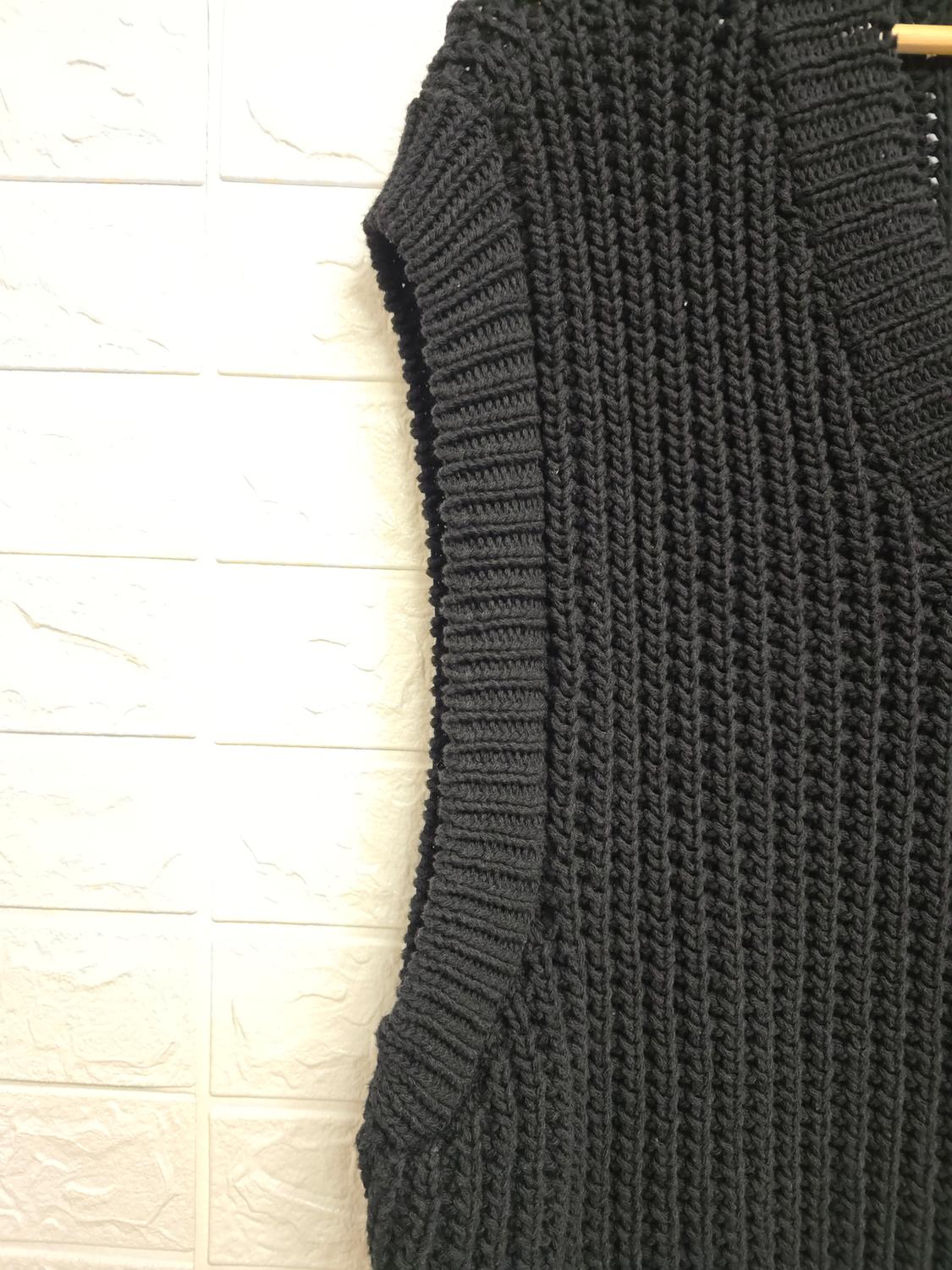 TEXTURED KNIT VEST - Image 5