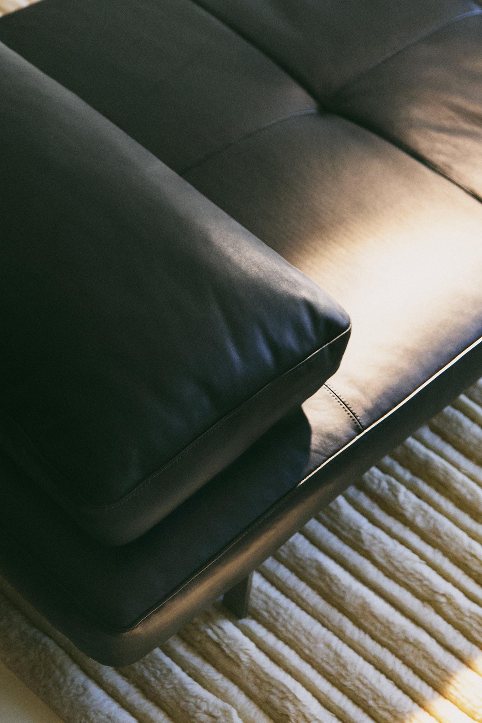 DAYBED 02