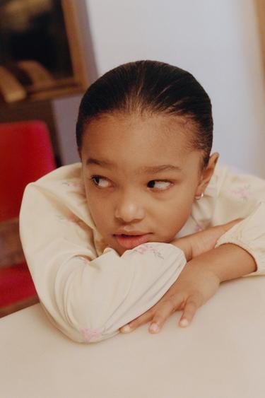 РУБАШКА С ВЫШИВКОЙ «ЦВЕТЫ» — ЭКРЮ от Zara