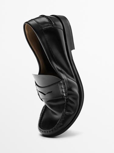 Mocassins cuir patte décorative - Noir de Zara - Image 0