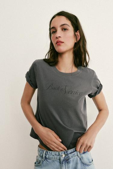 T-SHIRT LAVÉ TEXTE - Gris de Zara