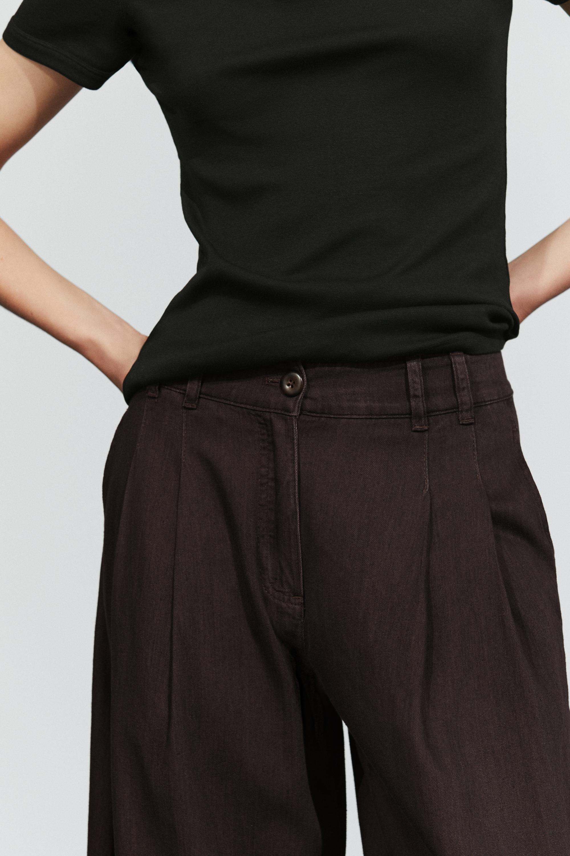Pleated barrel fit jeans