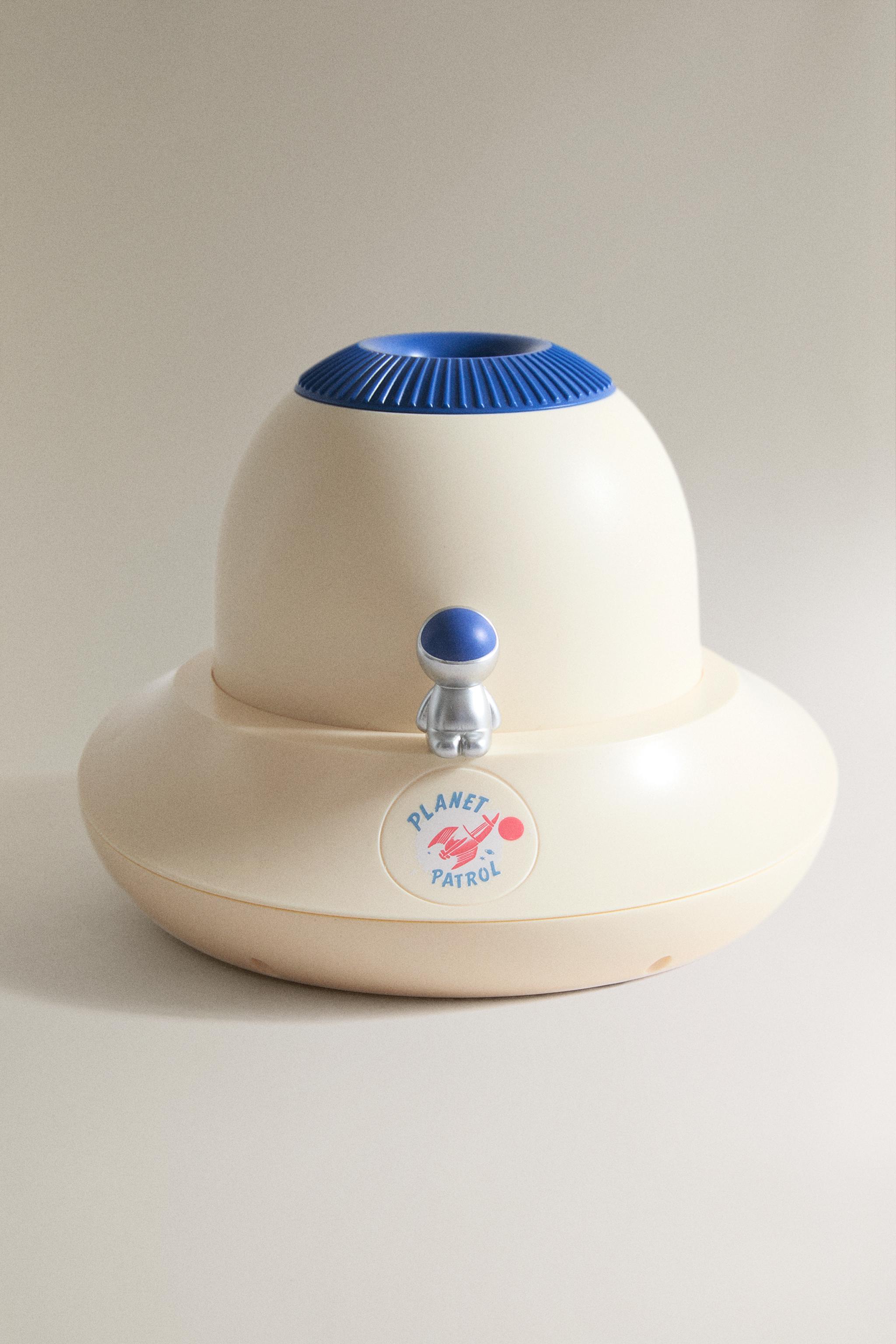 KIDS’ PLANET PROJECTOR TOY — Multicolored