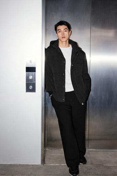 RELAXED FIT PLEATED TROUSERS - Black by Zara