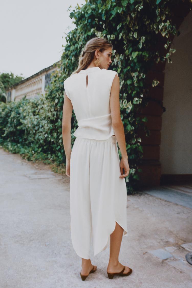 Pantalones fluidos con aberturas 4