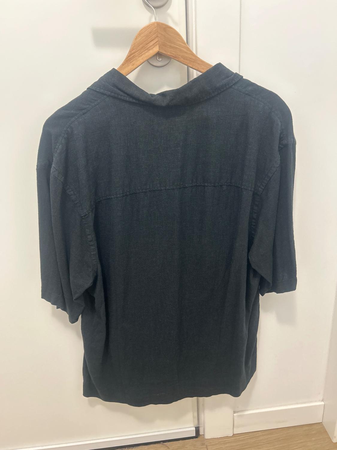 CAMISA NEGRA DE LINO Y VISCOSA - Image 5