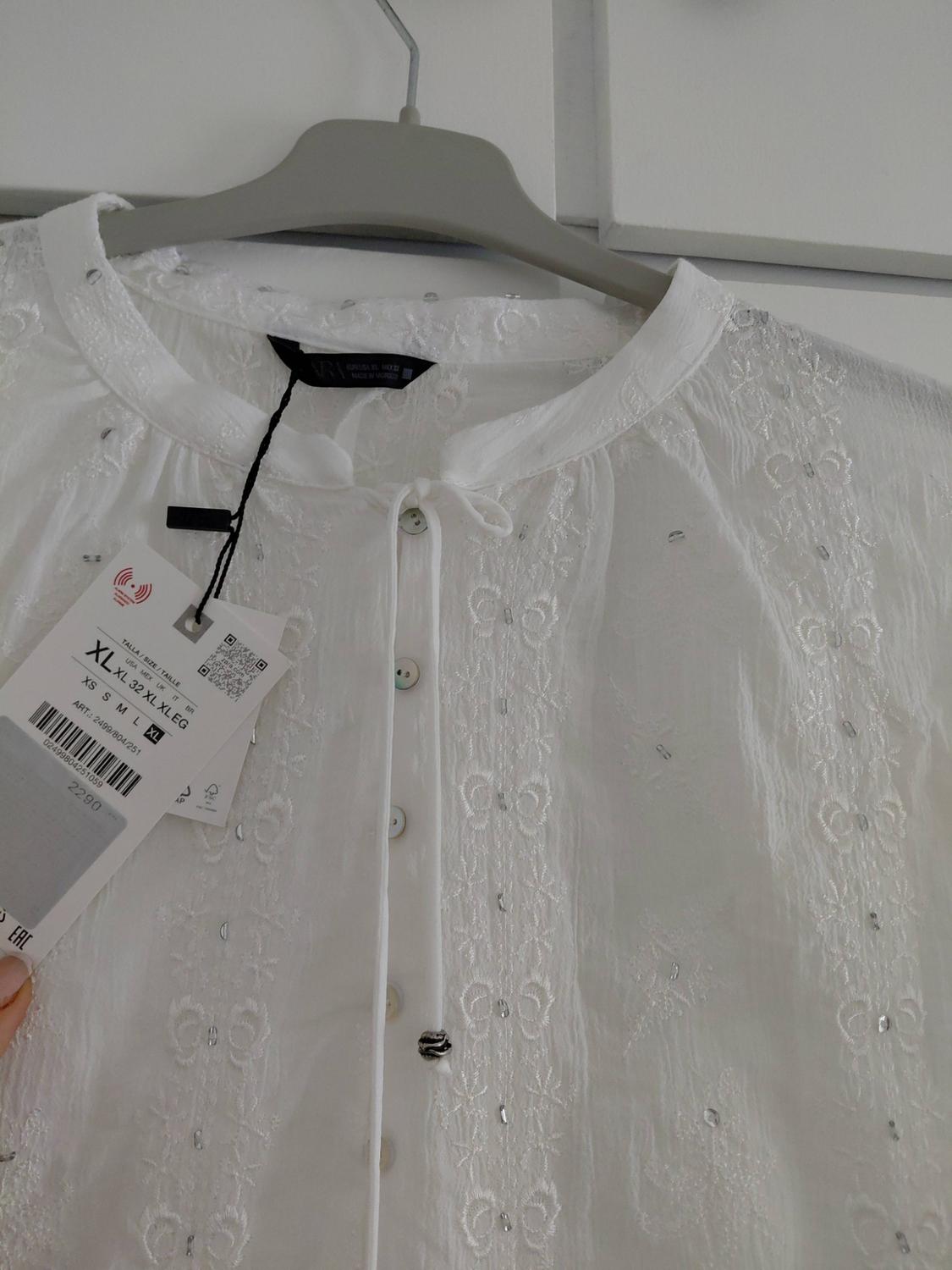 SEQUIN EMBROIDERED BLOUSE - Image 2