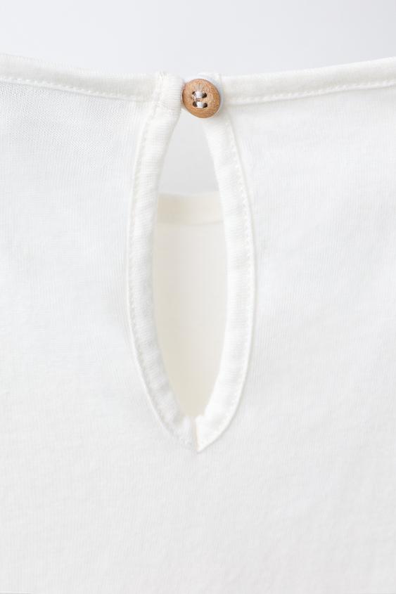 T-SHIRT DÉCOR FLEUR - Écru clair de Zara - Image 3