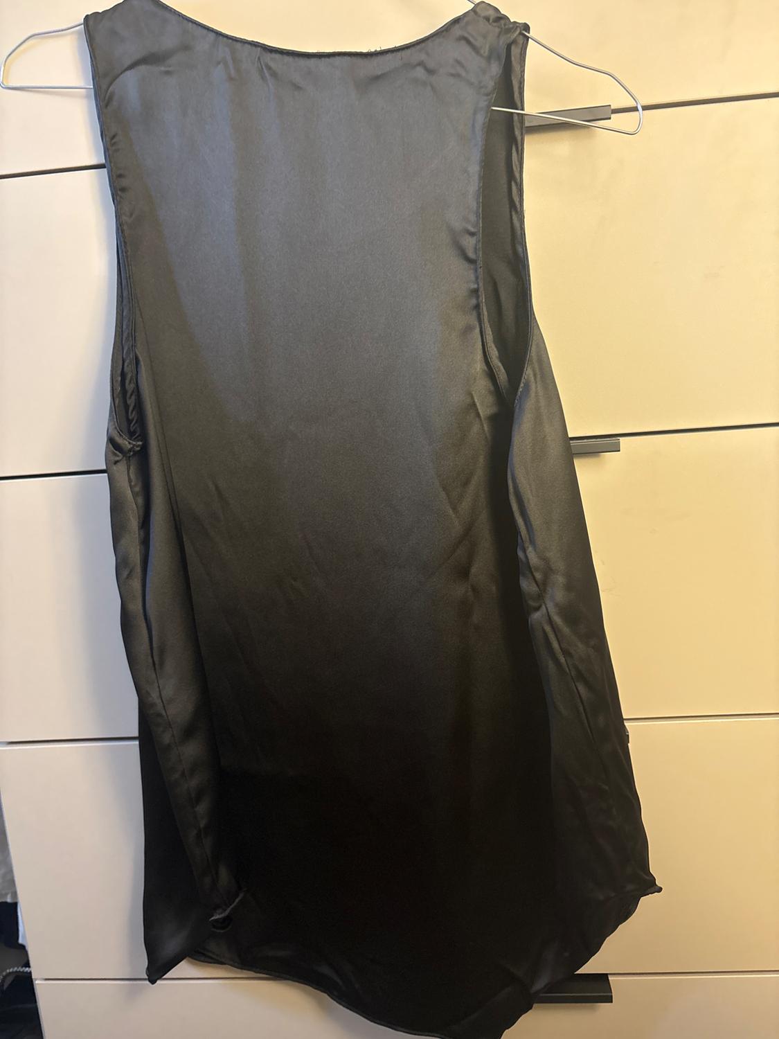 SATIN SLEEVELESS TOP - Image 4
