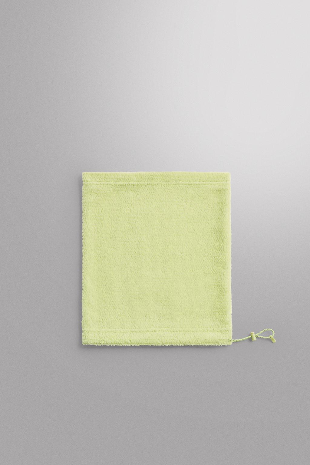 TEXTURED FLEECE NECK WARMER