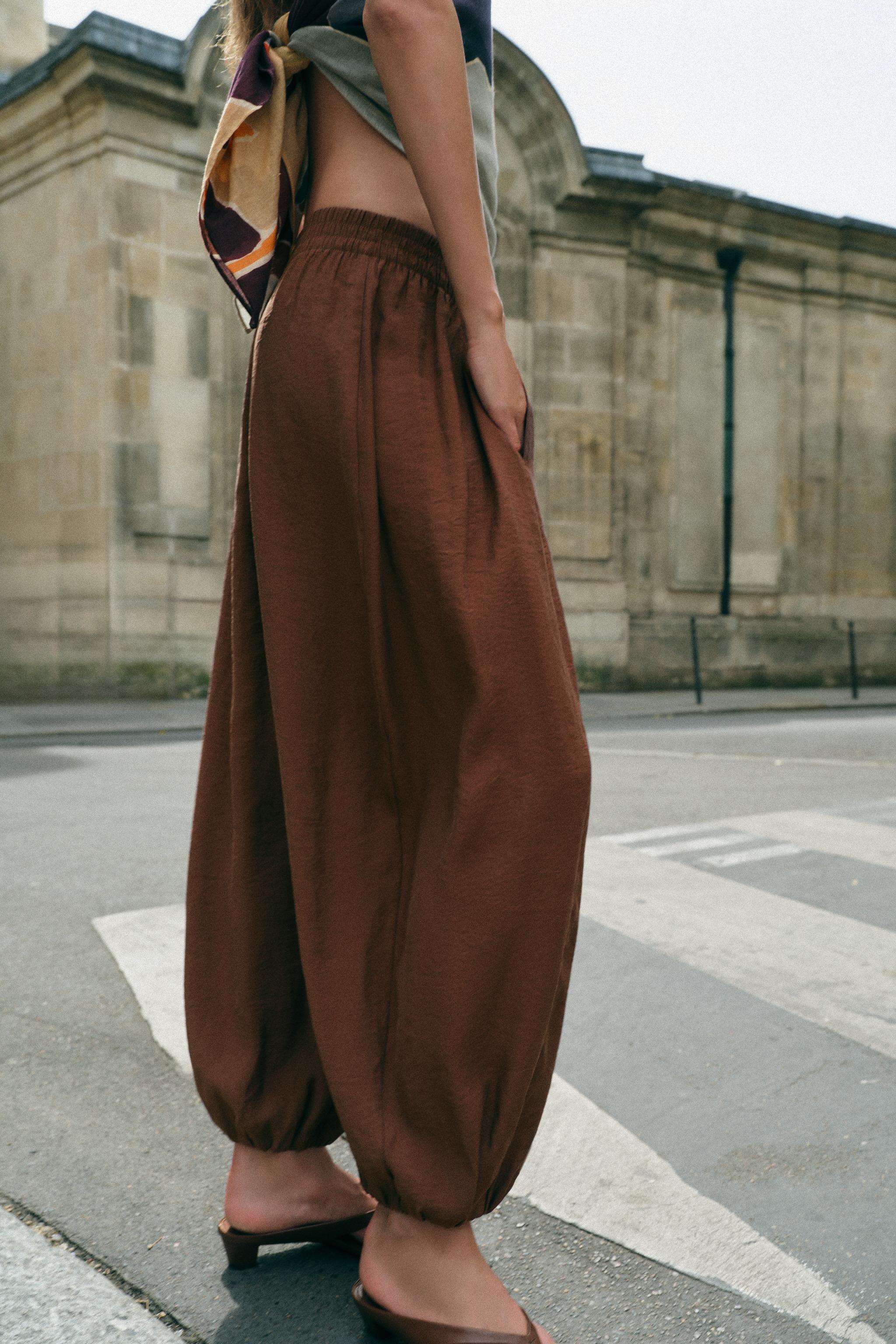 VOLUMINOUS BLOOMER PANTS