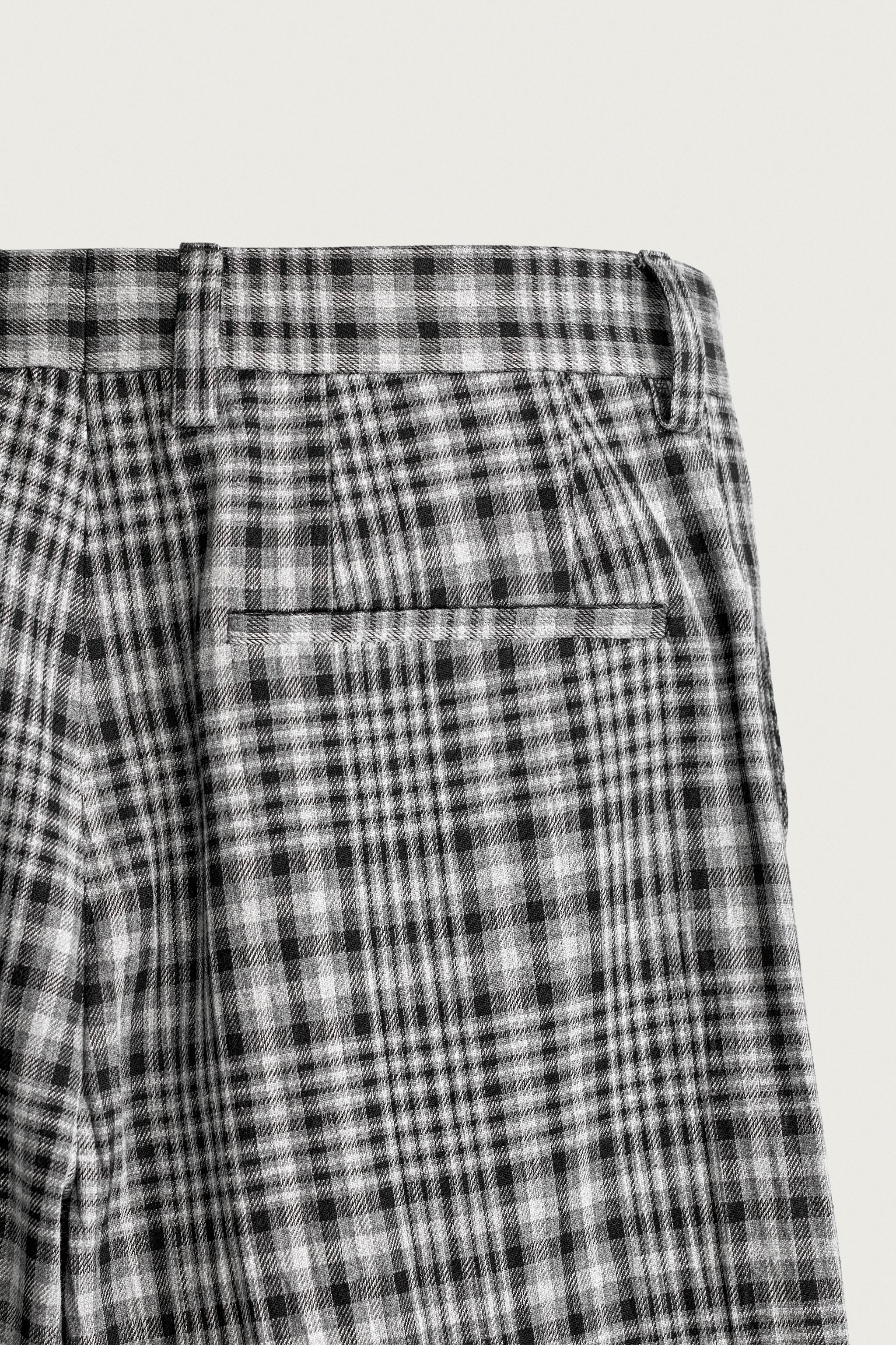 CHECKERED FLARE FIT PANTS