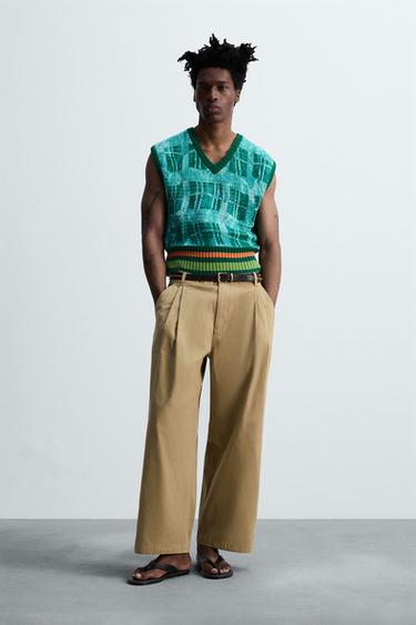 GILET EN MAILLE IMPRIMÉ GRAPHIQUE © OTIS KWAME KYE QUAICOE - Vert émeraude de Zara