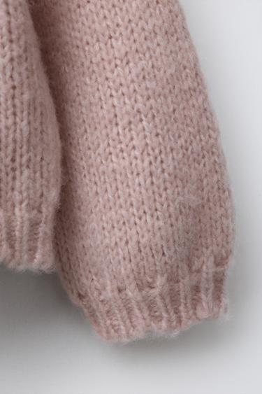 PULL EN MAILLE À OURS BRODÉ - rose poudré de Zara - Image 3