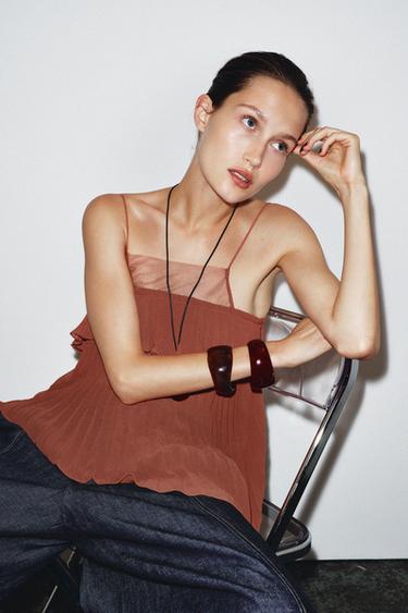 TOP PLISADO VOLANTE - Naranja quemado de Zara