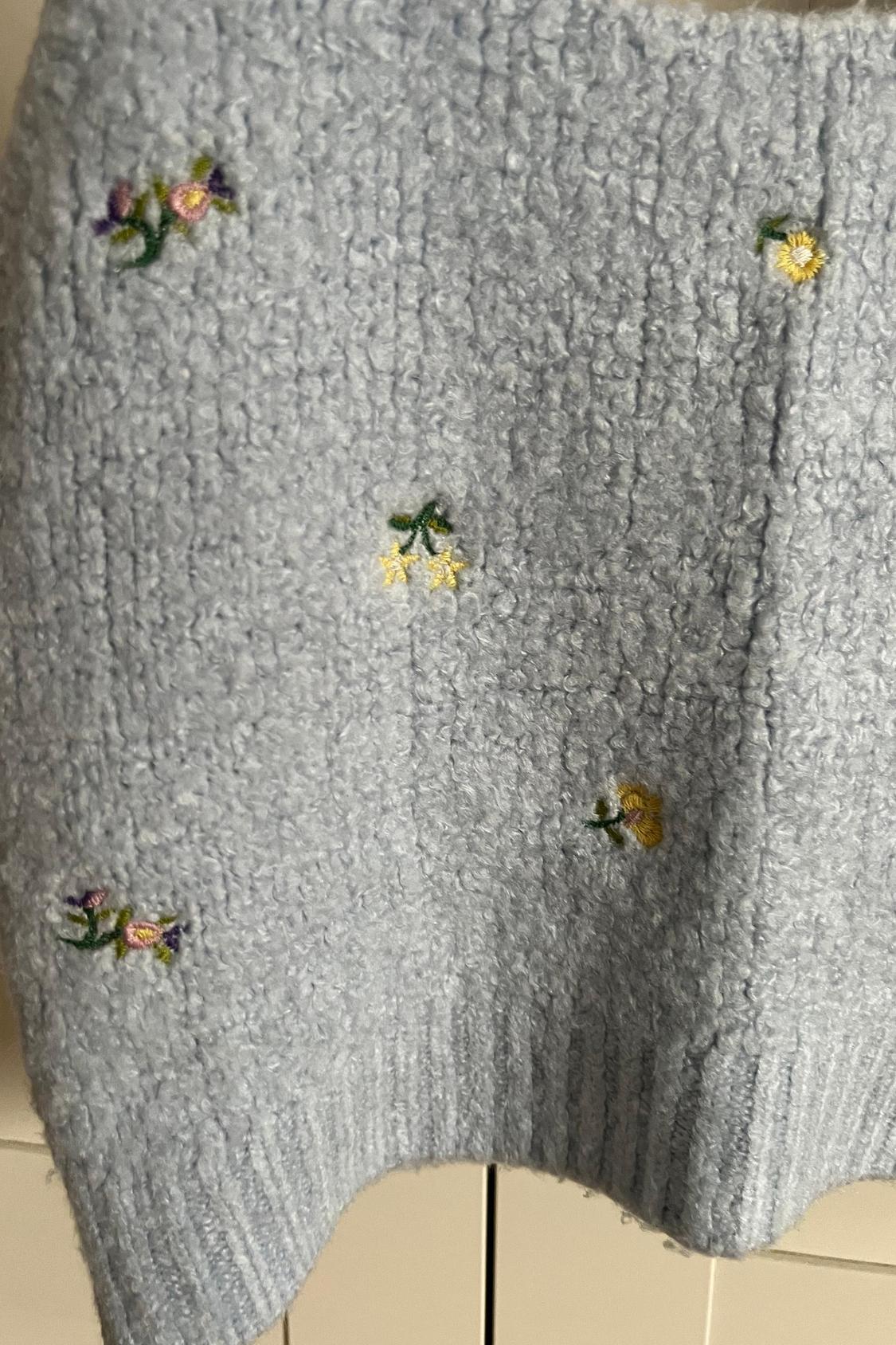 KNIT TOP WITH FLORAL EMBROIDERY - Image 3