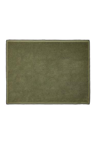 TAPIS DE BAIN SURPIQÛRES COULEUR - vert kaki-moyen de Zara