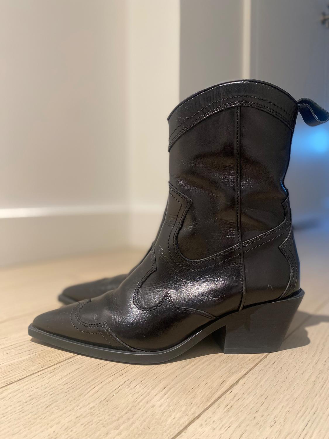 HEELED COWBOY ANKLE BOOTS WITH PIECES - Image 3
