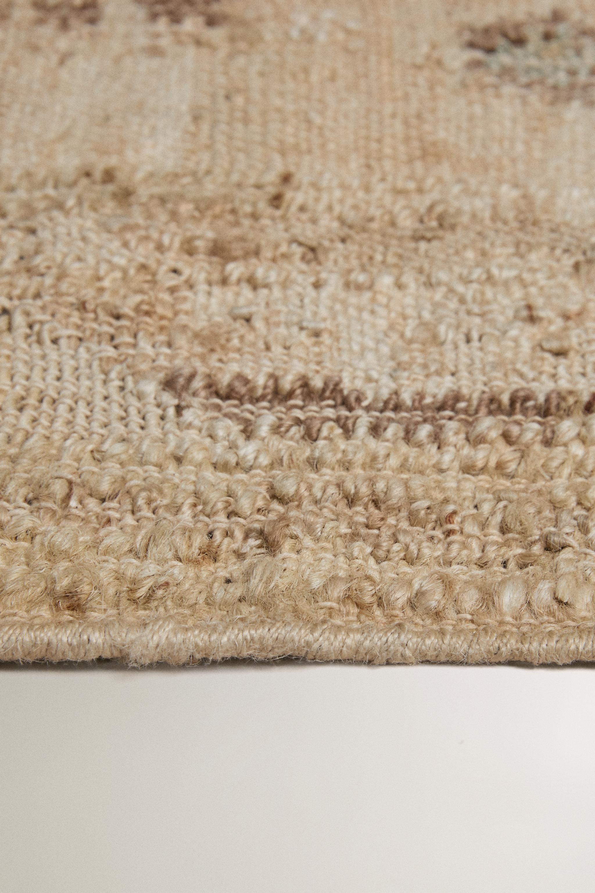 VINTAGE-EFFECT JUTE AREA RUG
