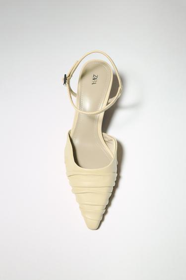 LEDERPUMPS MIT RAFFUNGEN - Hellgelb von Zara