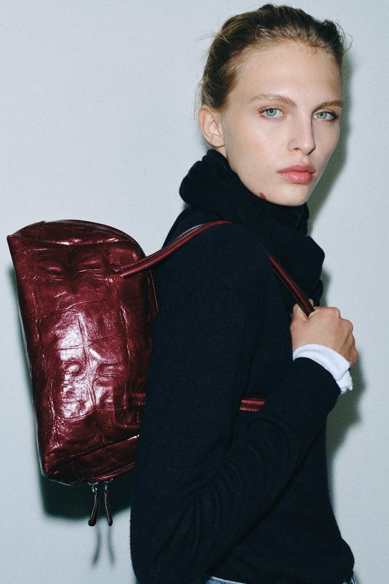 СУМКА-БОУЛИНГ ИЗ ФАКТУРНОЙ КОЖИ — Красный от Zara — изображение 0