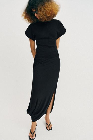 T-SHIRT À MANCHES BOUFFANTES - Noir de Zara
