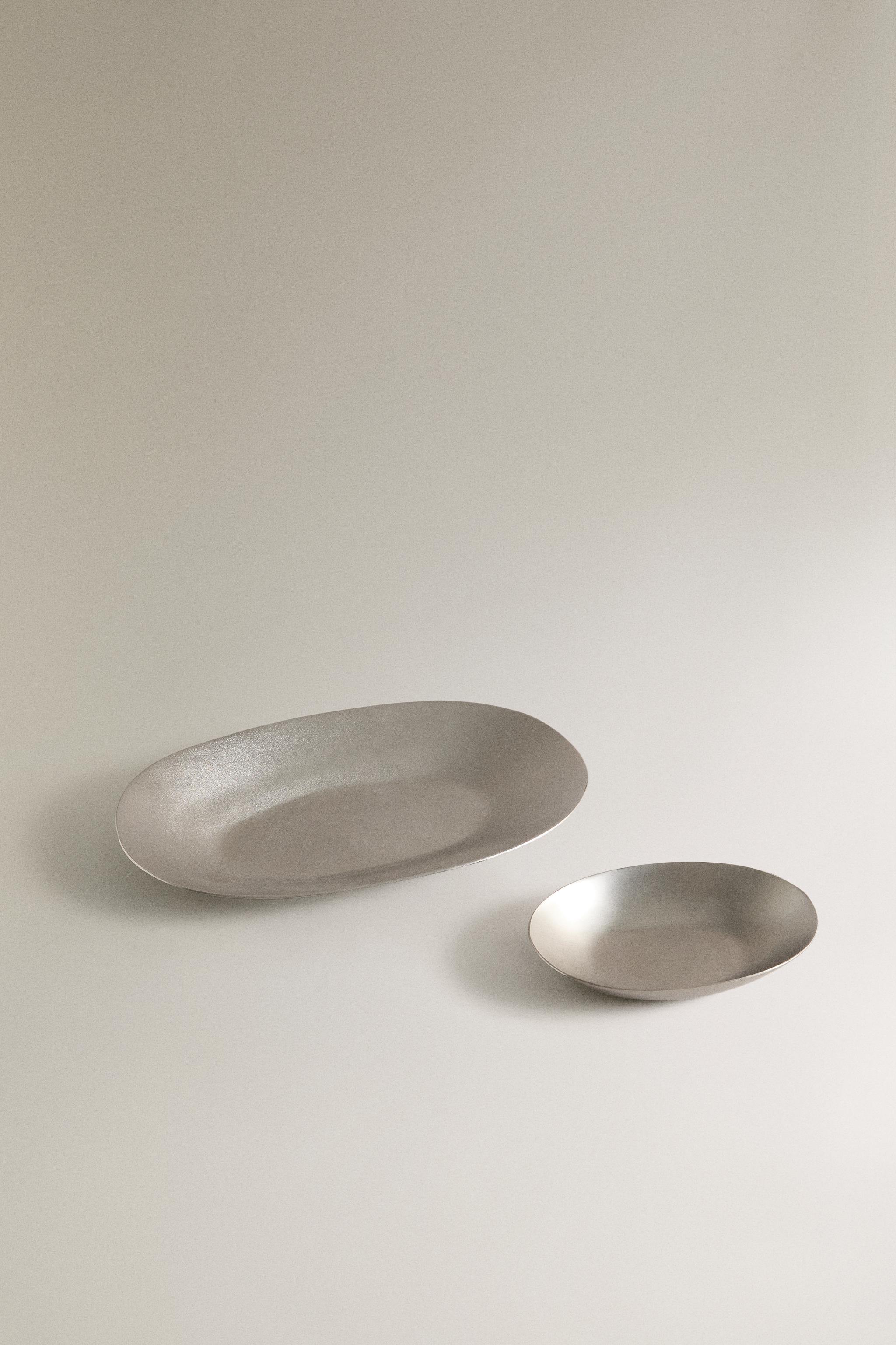 OVAL METAL TRAY — Silver