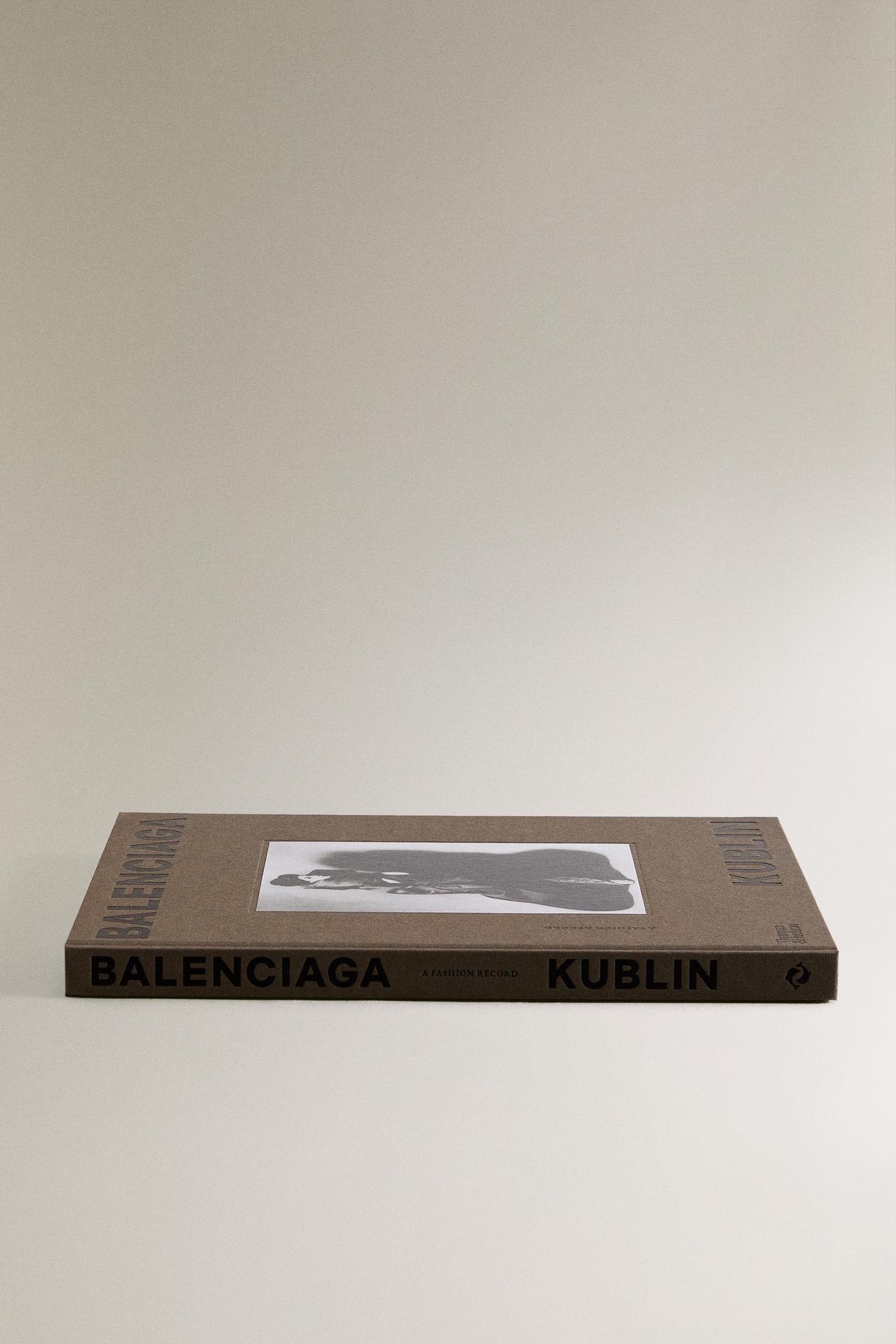 BALENCIAGA KUBLIN BOOK (ENGLISH) — Grey