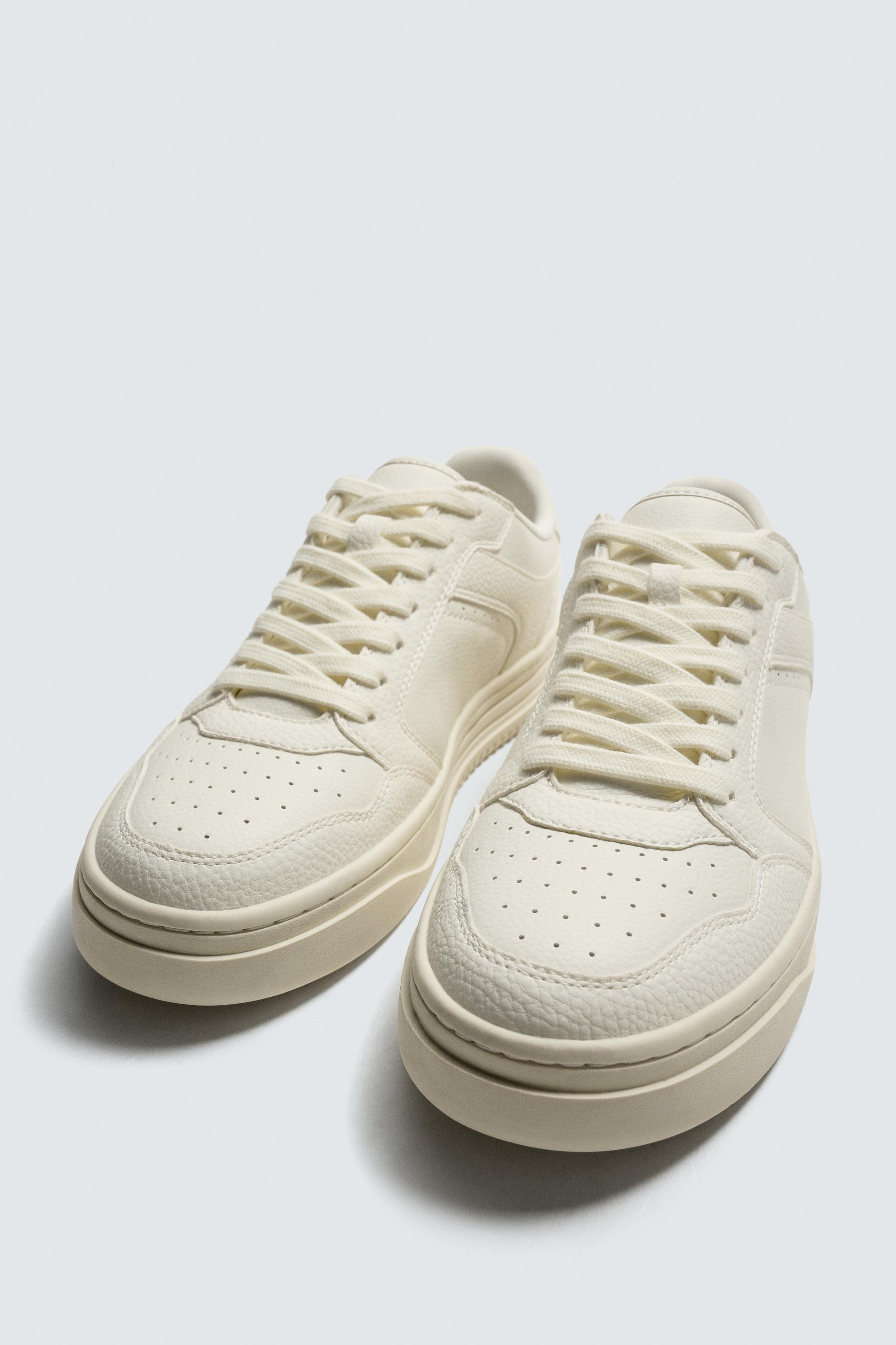 RETRO STYLE SNEAKERS