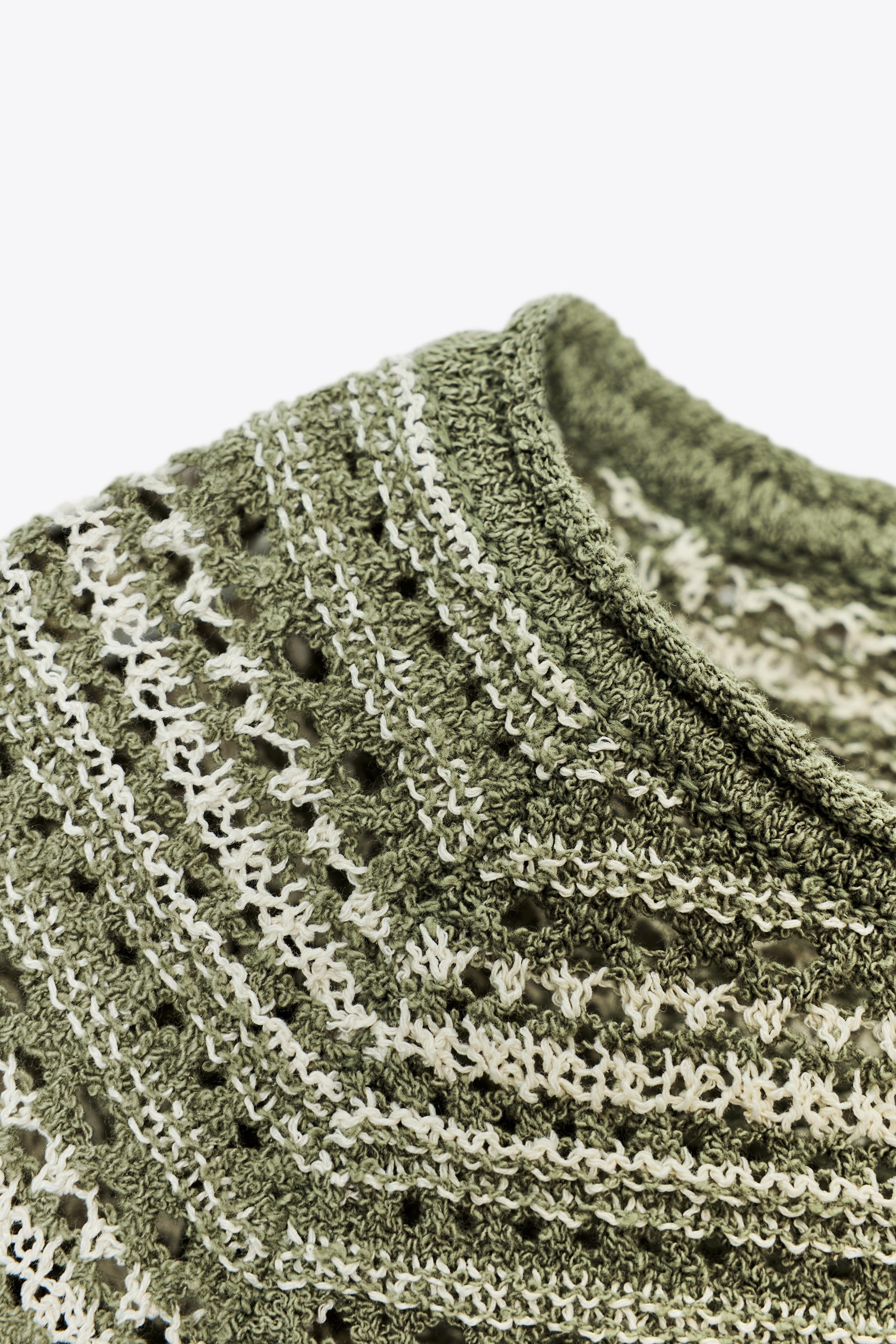 TOP MANCHES COURTES EN MAILLE TEXTURÉE À RAYURES